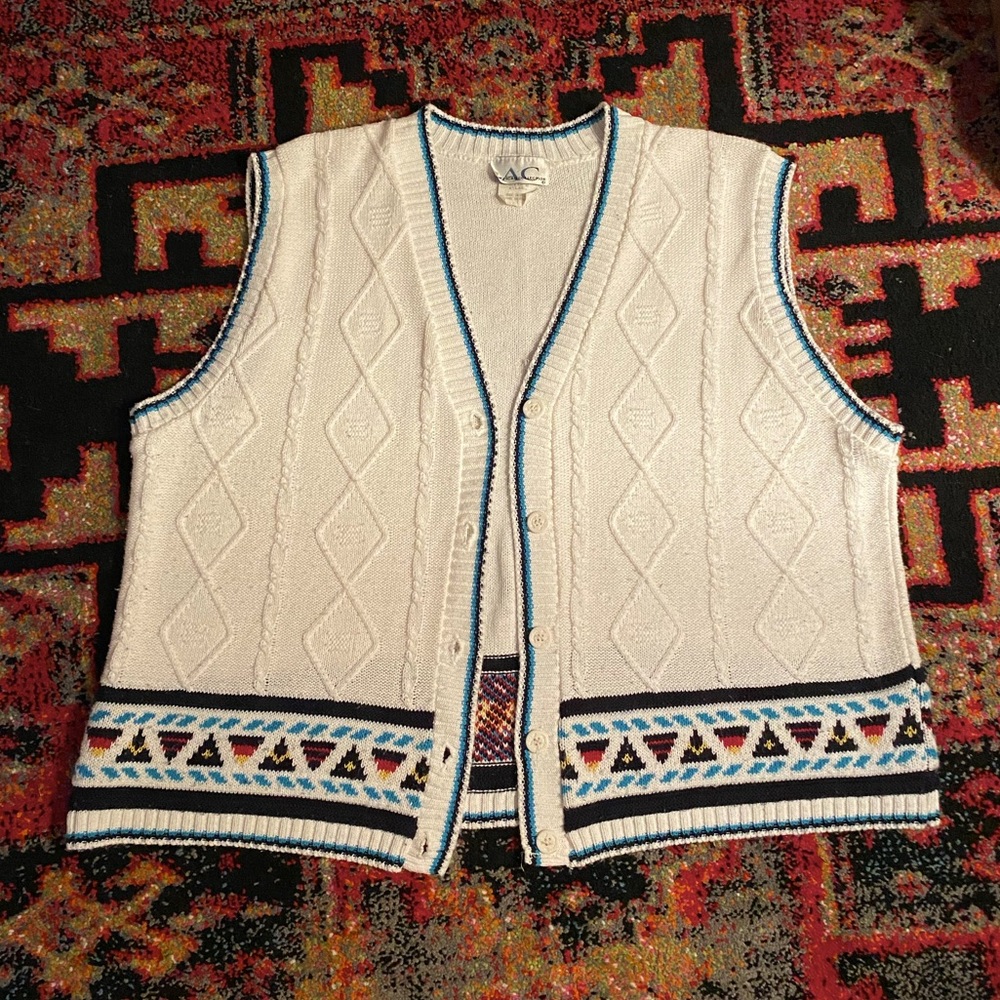 White Detailed Knit Vest